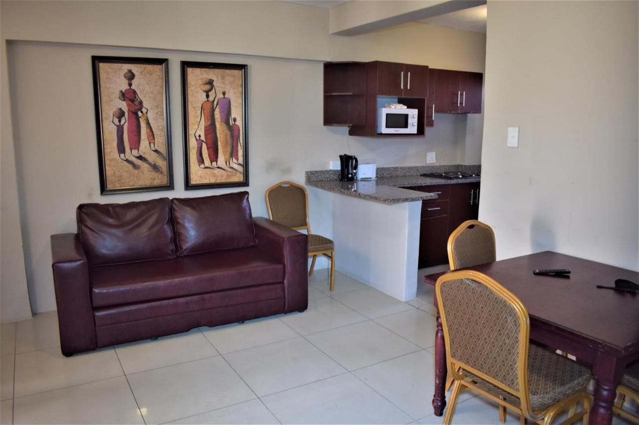 Emakhosini Self-Catering Apartments 다반 외부 사진